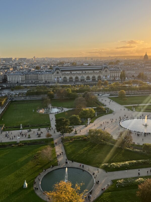 Efterår i Paris med eksaminer og oplevelser